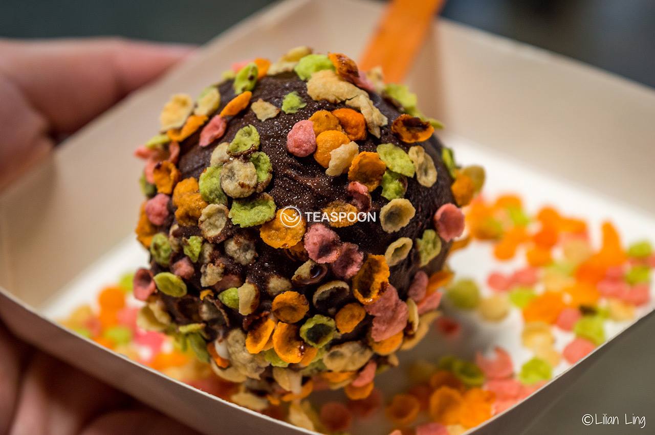 【Kuching Festival NEW Treats!】MEGABALL Gelato & Gelollipop? O(≧∇≦)O